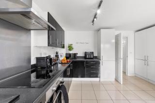 Stylish 5 bedroom house close to Universal - 5