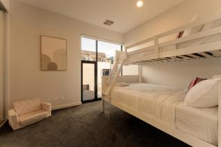 Port Adelaide Waterfront House - Rooftop Retreat - 4