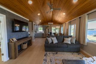 Lakefront Cottage on Lake Travis - 8