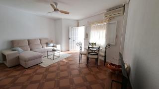 Cozy Apartment in Torrevieja, Within Walking Distance of the Seafront and Amenities - 7
