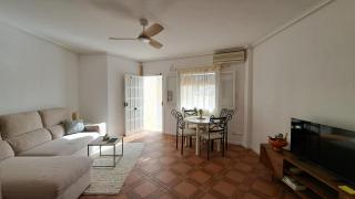 Cozy Apartment in Torrevieja, Within Walking Distance of the Seafront and Amenities - 4