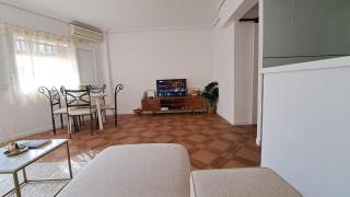 Cozy Apartment in Torrevieja, Within Walking Distance of the Seafront and Amenities - 3