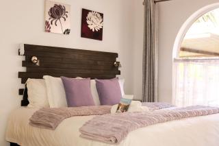 Golden Quilt Venue Stays - 4