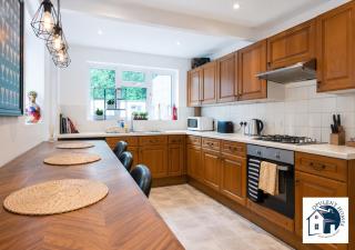 Reading 3BR Contractor Accommodation, Sleeps 6, Near Oracle, Free Parking - 9