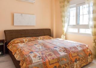 Elegant Villa in Nuevo Portil with Shared Pool - 1