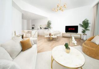 Luxury High Floor 2BR , Marina Views , JBR - 1