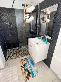 Bungalow avec piscine privée à Sainte-Luce - 1