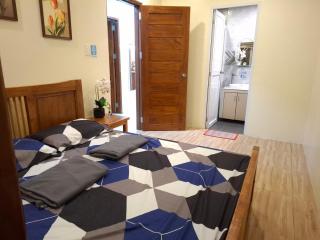 LFR Legacy Apartelle-Unit 1, 3 Bedroom Unit with Kitchen & Parking - 6