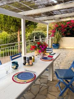 Maison Vue Mer à Lumio avec Terrasse et Jardin Clos - 1