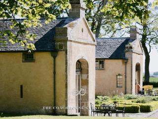 The Coachhouse Guesthouse - 6