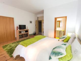 Modern Apartment in Guimarães, 50 m², Balcony - 4