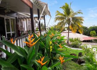 Charmant bungalow à Bouillante avec vue sur la mer - 1