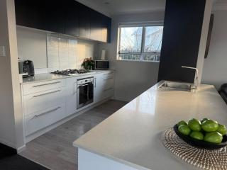 Fresh and Fancy Home away from Home - 6