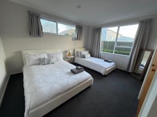 Fresh and Fancy Home away from Home - 3