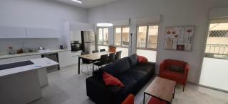 Shabbat-Friendly Family Apt in Kerem HaTeimanim - 0