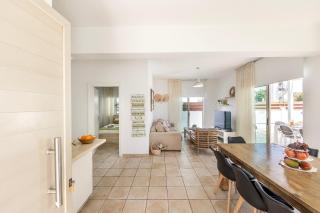 Fig Tree Beach Villa Two - 1
