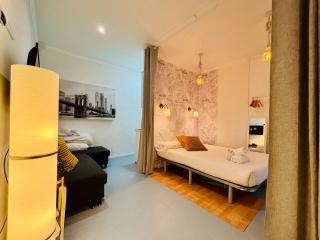 Palacio Real Gardenfront Stylish&Intimate Studio - 4