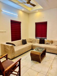 Spacious, Fully furnished home in town, - 9