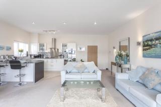 BLUE WATERS by BOURNECOAST - A Modern Penthouse Apartment with Balcony Partial Sea Views and Parking - FM9641 - 8