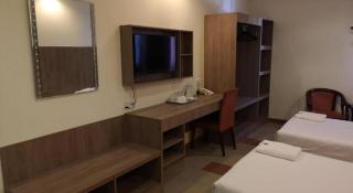 HOTEL AMBASSADOR - 9