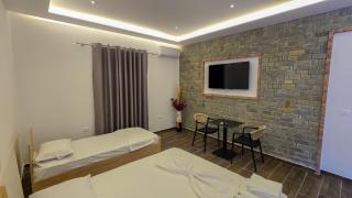 Guesthouse - VILA QETESIA - 1