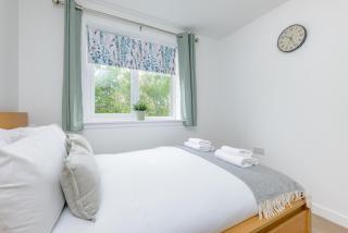 Stylish 5-Bed, 2-Bath House Near Edinburgh Centre - 4