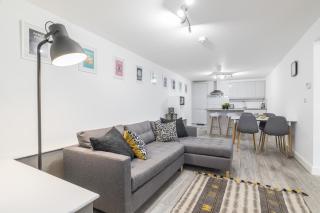 Charming Two Bed - Two Bath Apt (25KM) - 9