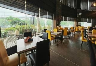 Capital O 75514 Vasidtee City Hotel (Suphanburi) - Suphan Buri - 4