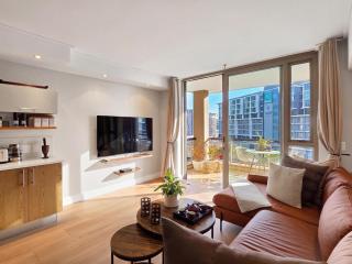 Luxurious Canal Apt w PoolWIFI VA on Doorstep - 8