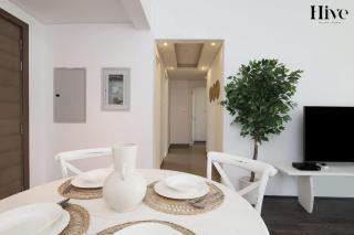 Modern 2 Bedroom Apartment Located in Al Sufouh - 2