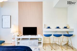 Chic & Cozy Studio Stay - Bloom Towers, JVC Dubai - 7