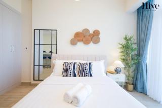 Chic & Cozy Studio Stay - Bloom Towers, JVC Dubai - 3
