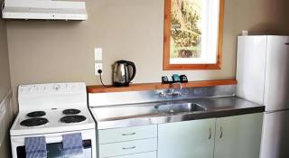 Kiwi's Nest Budget Accommodation & Backpackers - 9
