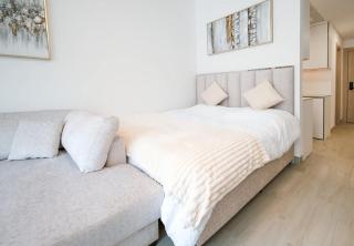 Stylish Cozy Studio in Luma 22, Jumeirah Village Circle - 4