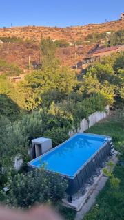 3-story home with a yard & pool, perfect for stays - 0