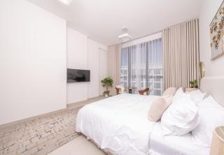 Stunning Beachfront Studio at Blue Bay Walk - Ajmal Makan - 4