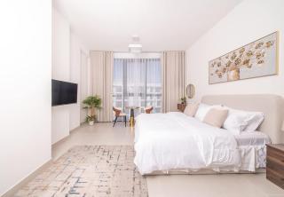 Stunning Beachfront Studio at Blue Bay Walk - Ajmal Makan - 1