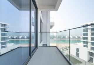 Stunning Oceanfront Studio Stay - Blue Bay Walk Pool & Gym - 9