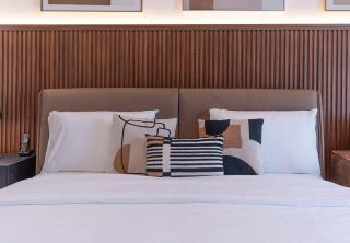 Stunning Oceanfront Studio Stay - Blue Bay Walk Pool & Gym - 3
