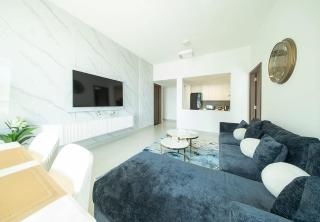 Prime Beachfront 1-Bedroom Apartment - Blue Bay Walk - 3