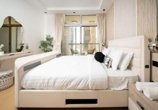 Stunning 1 Bed in Skyview JBR - 2