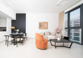 Chic 1BR with Balcony & Pool Access - 4
