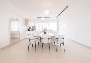 Premium 2 Bedroom Apartment with Maid Room and Sea Views in Seaside Hills - 3