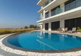 Luxury 3BR with Golf & Lake Views - 6