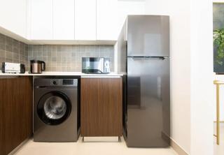 Modern Waterfront 1-Bedroom Apartment - Blue Bay Walk - 2