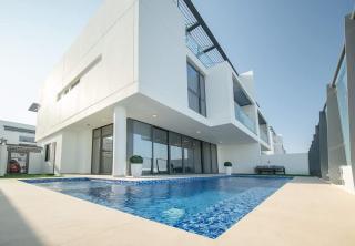 Luxury Villa overlooking sea with private pool - 0