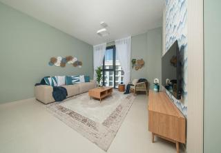 Seaside Modern 1BR Apartment at Blue Bay Walk, Pool & Beach - 4