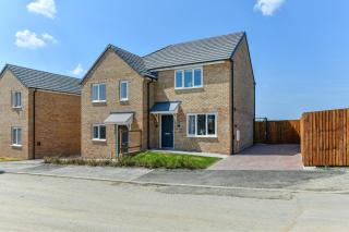 Modern 2-Bed New Build Home with EV Charger, Garden & 900 Mbps Wi-Fi | Eastwood, Nottingham - 6