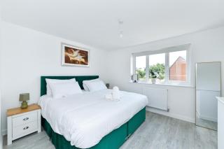 Modern 2-Bed New Build Home with EV Charger, Garden & 900 Mbps Wi-Fi | Eastwood, Nottingham - 0