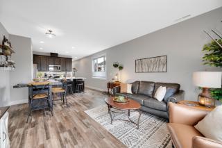 Carlton Townhouse 4 Dog Friendly 1BK Wine-Dine - 3
